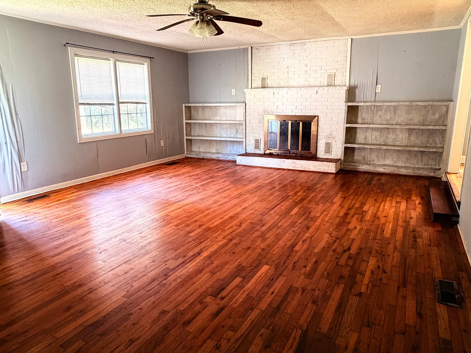 3 bed, 1350 sqft, $1,650 — Photo 4