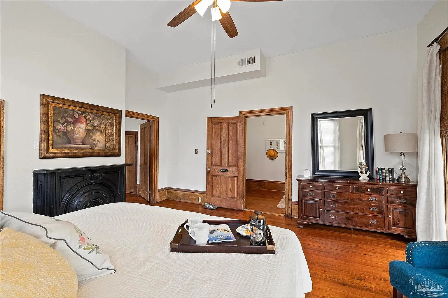 1 bed, 900 sqft, $2,400 — Photo 2