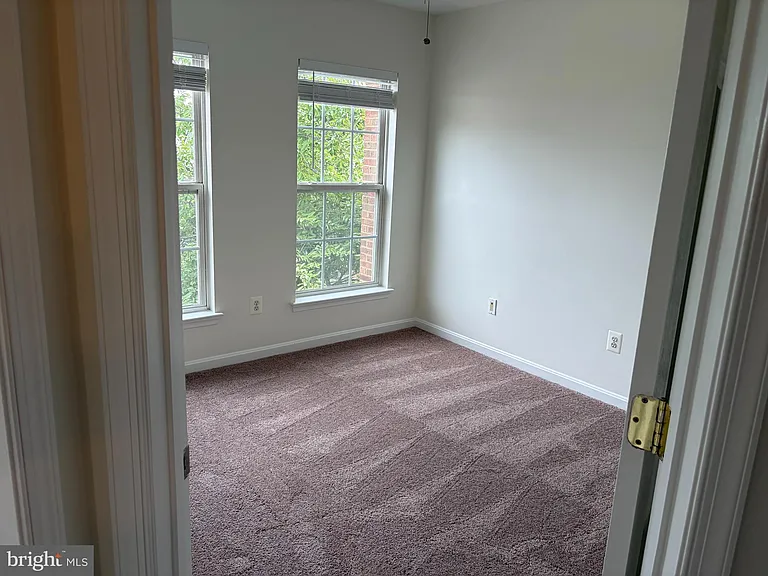 44221 Suscon Sq — Photo 17