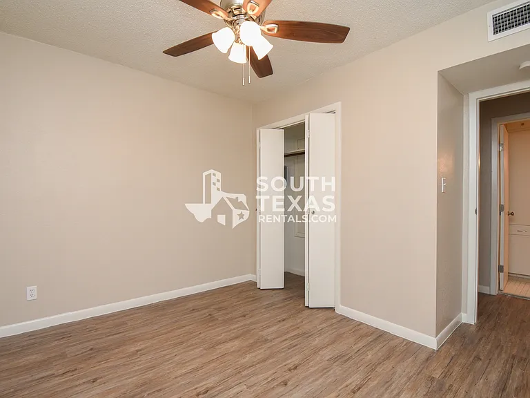 308 Westwood St #D — Photo 8