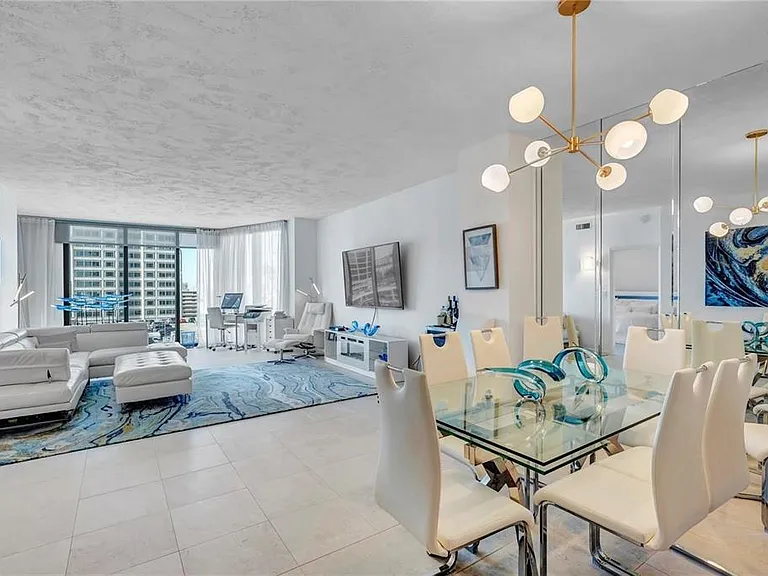 1 Beach Dr SE #1309 — Photo 2