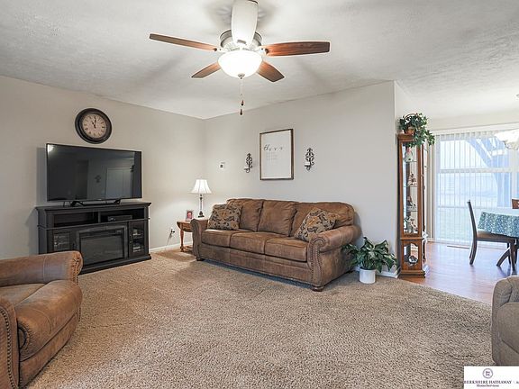 4th image of 15188 Pinecrest Dr
