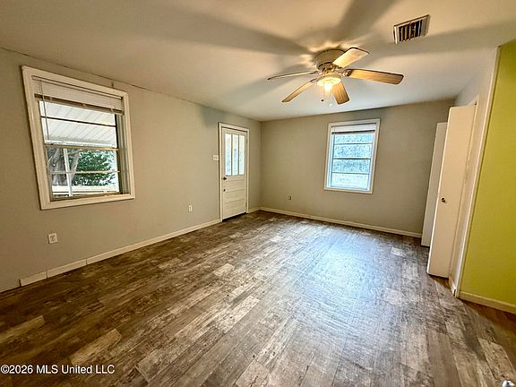 5th image of 714 Frasier Dr