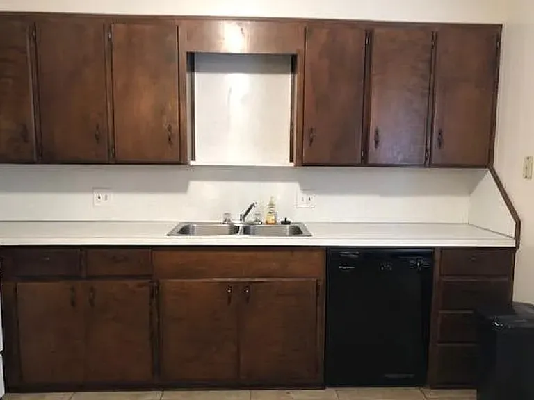1516 Kent Ave — Photo 10
