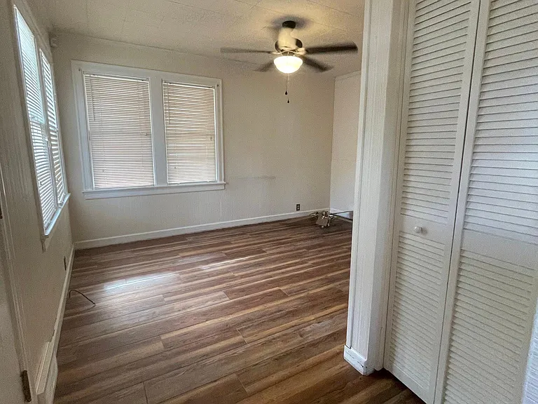 1641 W Adams St — Photo 10