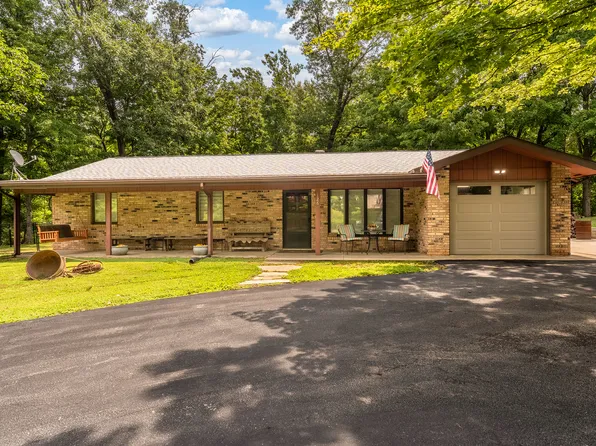 128 Starlight Ln, Carbondale, IL 62902
