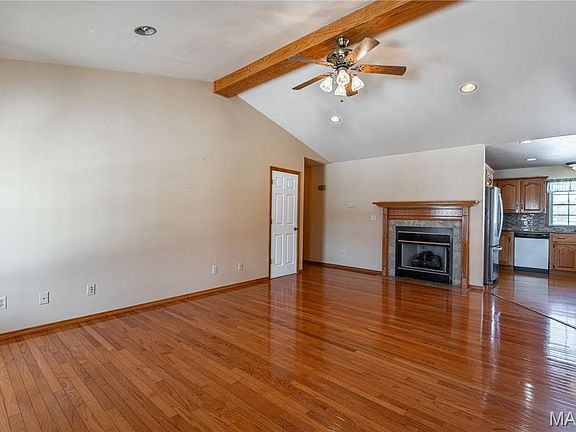 4th image of 209 Briar Dr
