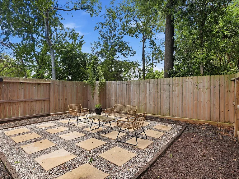 6833 Paris St — Photo 22