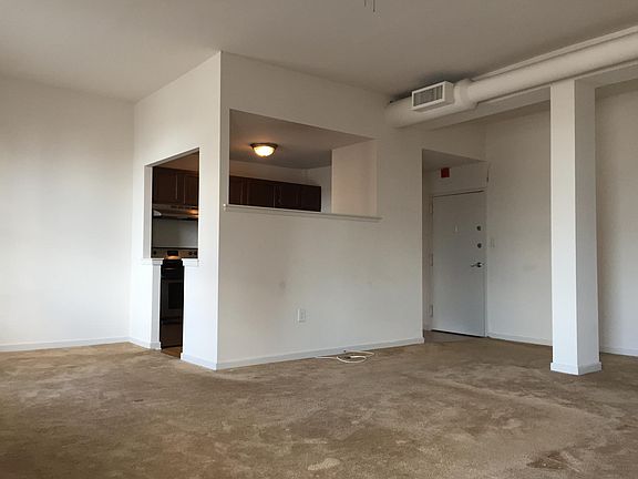 4th image of 21 S Strawberry St APT 6B