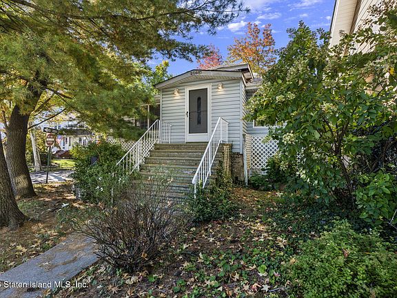 2nd image of 216 Nelson Ave