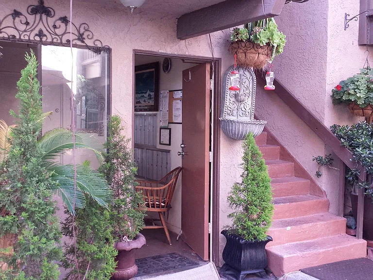 1106 Locust Ave #209 — Photo 17
