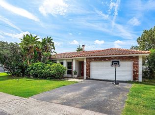 2 Tam O Shanter Ln, Boca Raton, FL 33431