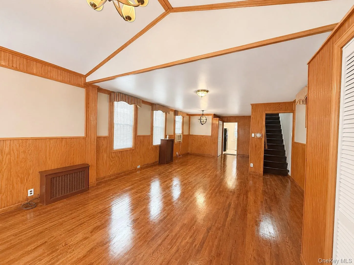 3 bed, 2.0 bath, 1280 sqft, $3,500 — Photo 3