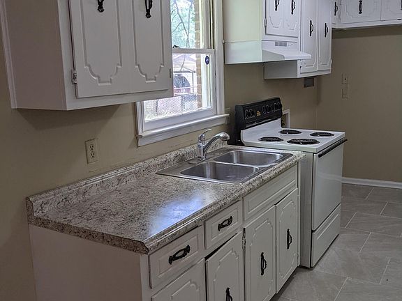 4th image of 209 Stewart Dr