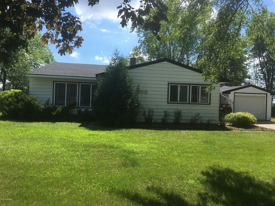 1st image of 900 Westwood Dr