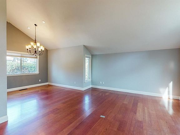4th image of 2172 Saint Augustine Cir