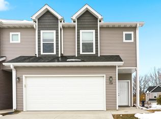 718 Spruce Needle Ln, Cedar Falls, IA 50613