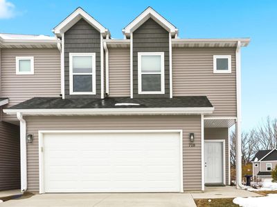 718 Spruce Needle Ln, Cedar Falls, IA, 50613