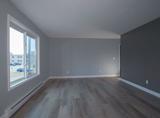 1636 Pinewood Ln #2, Hudson, WI 54016