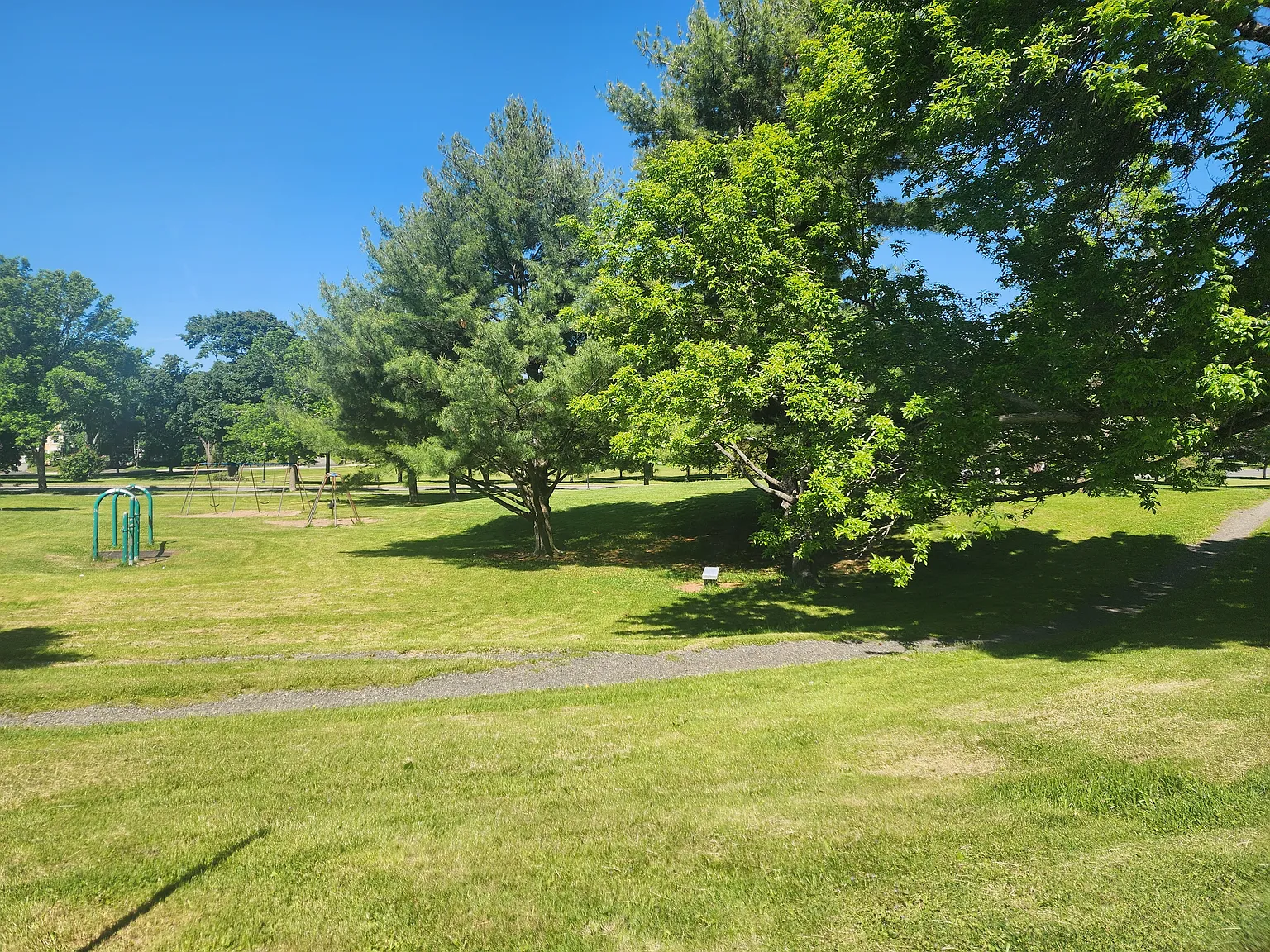 285 Pine St — Photo 3