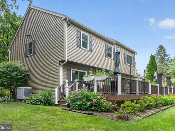 1106 Wooded Pl, Eagleville, PA 19403