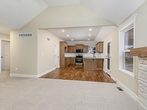 5th image of 2532 N 111th Ct