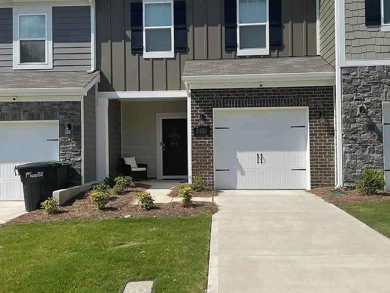 5252 Maynard Hill Dr — Photo 1