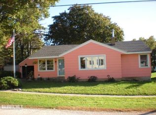 325 E 1st St, Chadwick, IL 61014