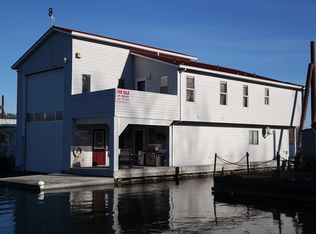 18989 NE Marine Dr SLIP 9, Portland, OR