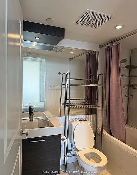386 Yonge St #4611 — Photo 29