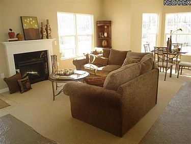 5th image of 504 Robinwood Ln APT H