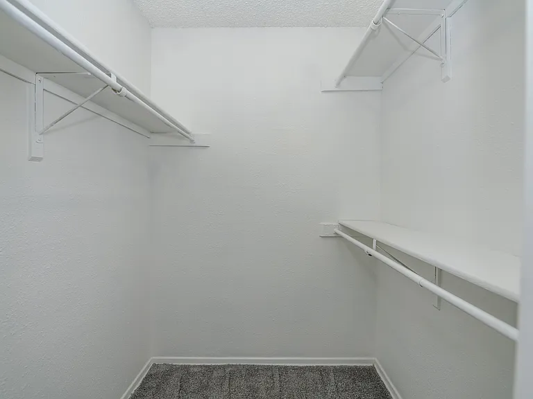 Ridge at Southcross Closet