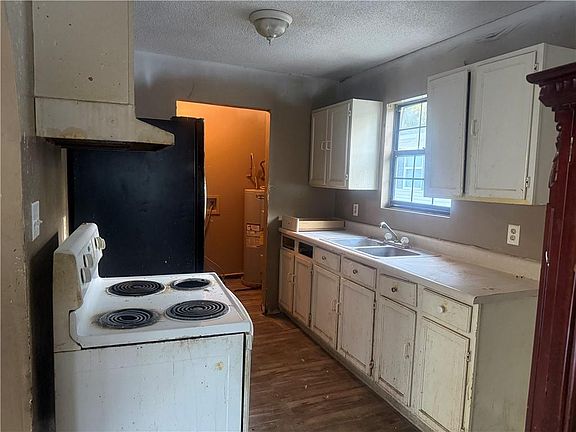 3rd image of 48047 C Harrison Rd