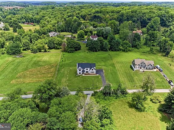 2nd image of 989 Sills Mill Rd