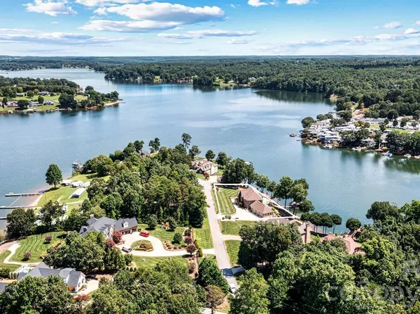 4202 54th Ave NE, Hickory, NC 28601