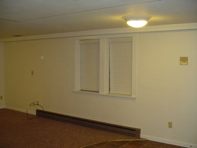 1952 Thorndyke Ave W — Photo 7