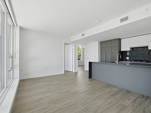 5th image of 2135 Springer Ave #808