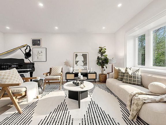 5th image of 15 Strathallan Blvd