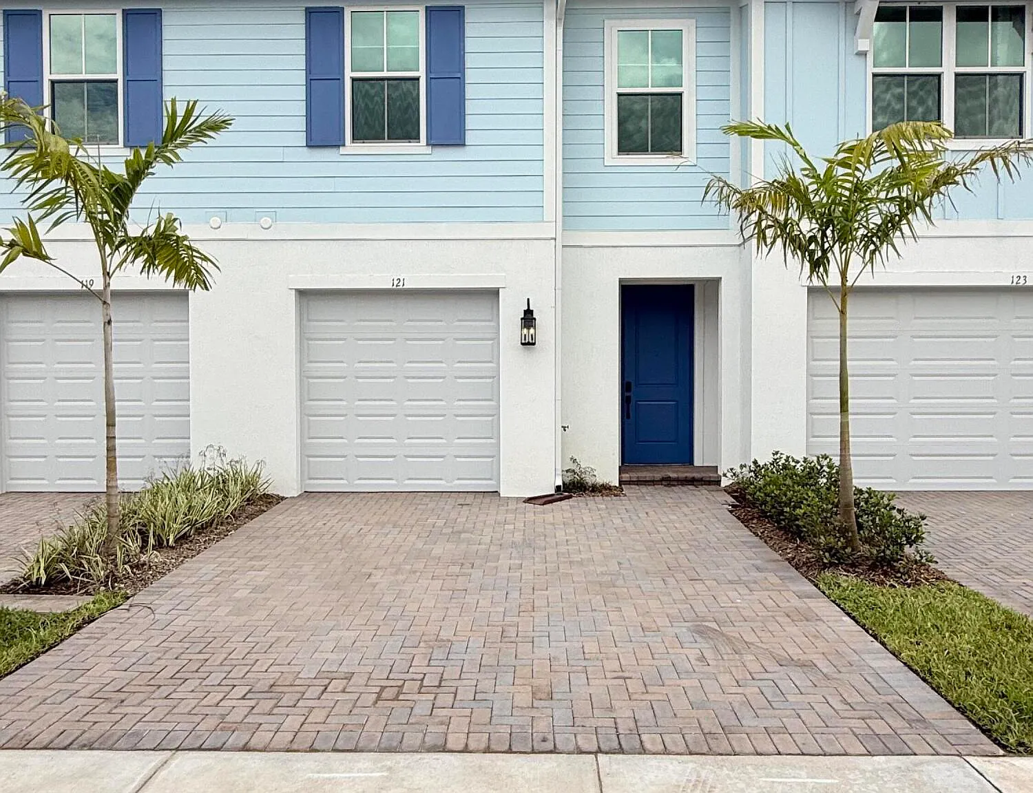 3 bed, 2.5 bath, 1683 sqft, $2,999 — Photo 1