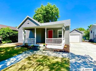 916 N 30th St, Lincoln, NE 68503