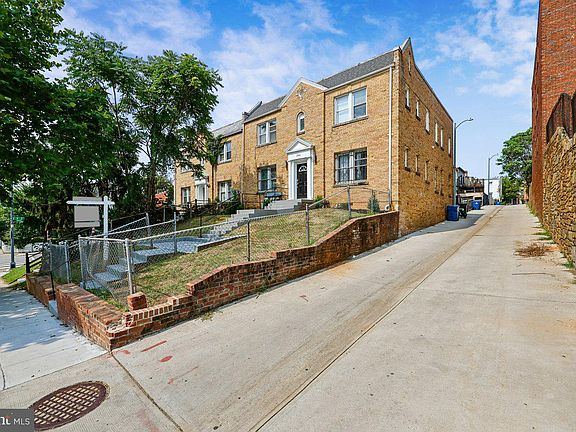 2nd image of 1904 3rd St NE