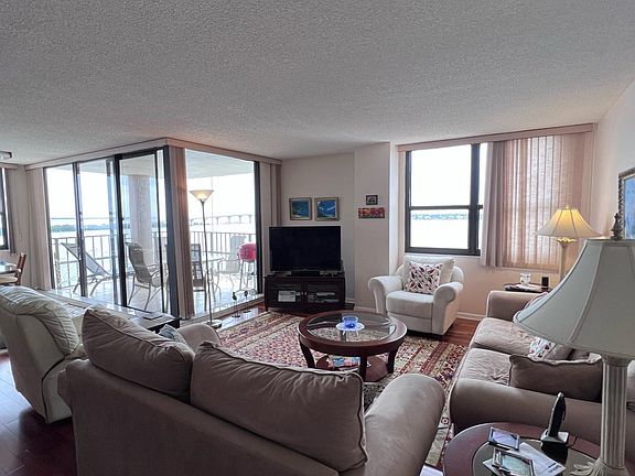 3rd image of 6291 Bahia Del Mar Cir