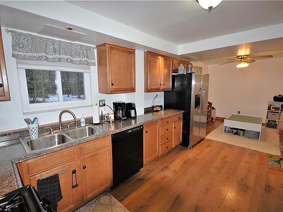 2nd image of 223 Woodlawn Dr
