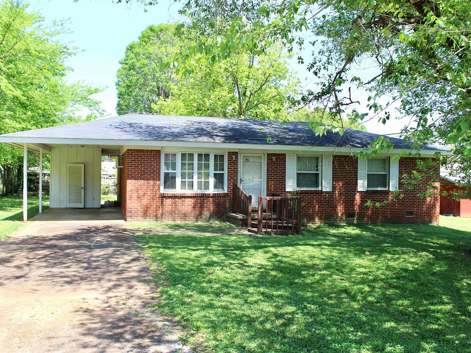 1005 Eason Ave, Muscle Shoals, AL 35661 | Zillow