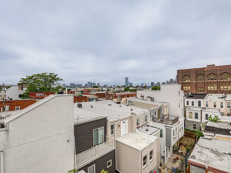 1322 S Mole St — Photo 23
