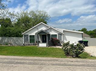 816 N Church St, Pilot Point, TX 76258