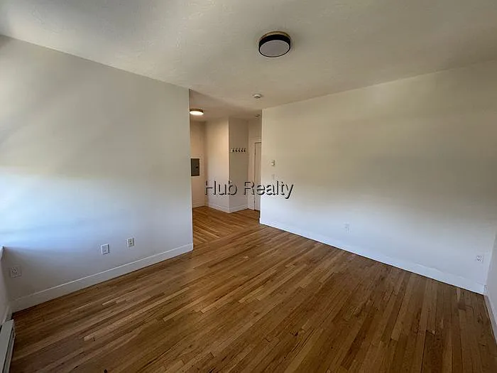 Studio, 1.0 bath, $2,400 — Photo 3