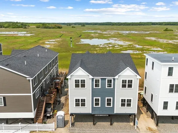 77 N End Blvd #1, Salisbury, MA 01952