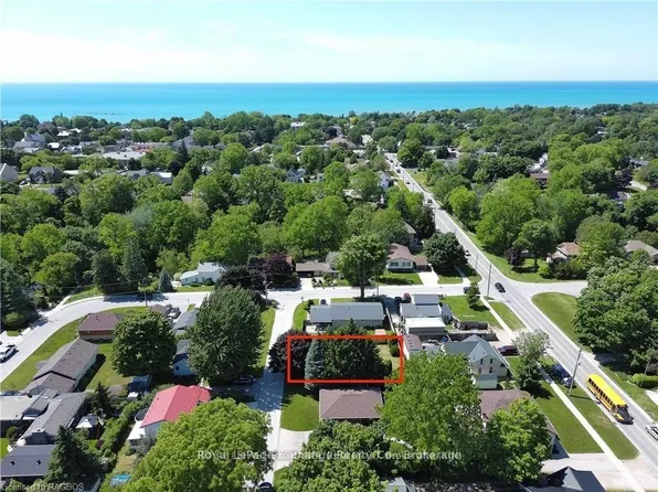 409 Wall St, Kincardine, ON N2Z 2G9