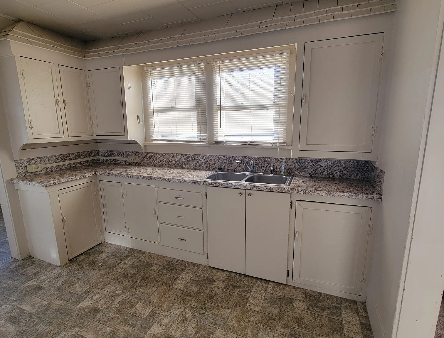 2 bed, 1384 sqft, $1,400 — Photo 3